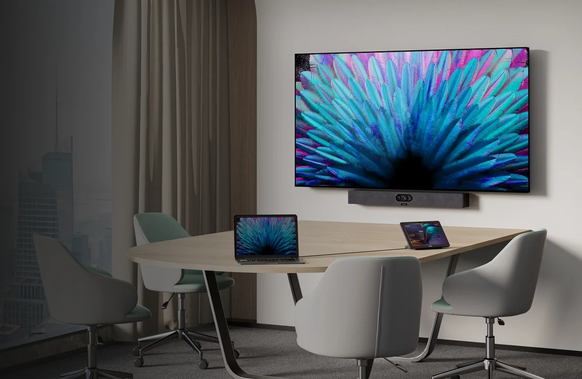 Yealink MeetingBar A25 with CTP25 touch console in a small focus room